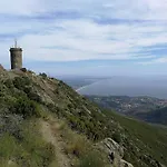 50 M De La Arrivee Et Depart Autonome דירה *