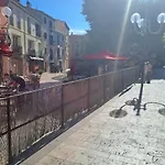 50 M De La Arrivee Et Depart Autonome דירה