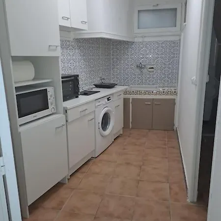 50 M De La Arrivee Et Depart Autonome Apartman