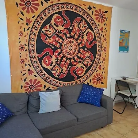 50 M De La Arrivee Et Depart Autonome Apartament *